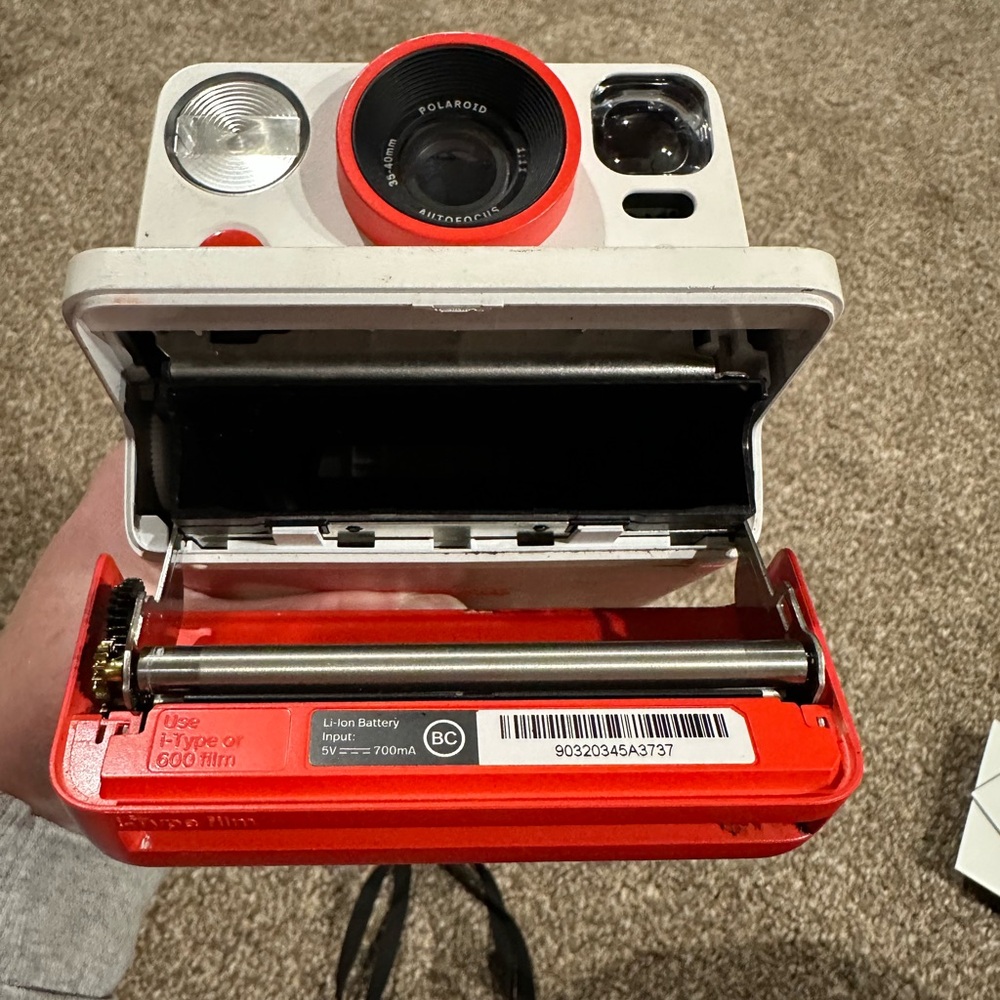 Polaroid Now Vibrant Red Instant Camera - Picture 11 of 16
